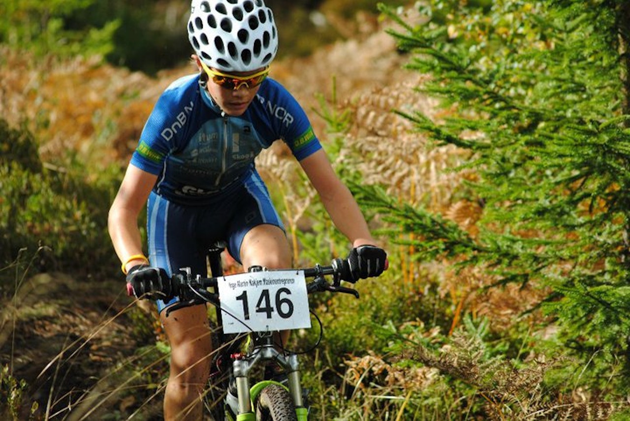 FRA MODERKLUBBEN: Fredrik Fang Liland sykler for arrangørklubben. Han kom hjem fra VM med en sterk 14. plass, og i helgen er han instruktør. FRA MODERKLUBBEN: Fredrik Fang Liland sykler for arrangørklubben. Han kom hjem fra VM med en sterk 14. plass, og i helgen er han instruktør.