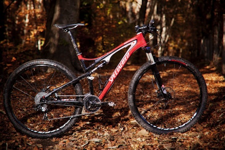 ALTVINNENDE: Specialized Epic har bevist at den duger i ritt. Testerne synes også at den er veldig god på grove stier og i høyfjellsterreng. ALTVINNENDE: Specialized Epic har bevist at den duger i ritt. Testerne synes også at den er veldig god på grove stier og i høyfjellsterreng.