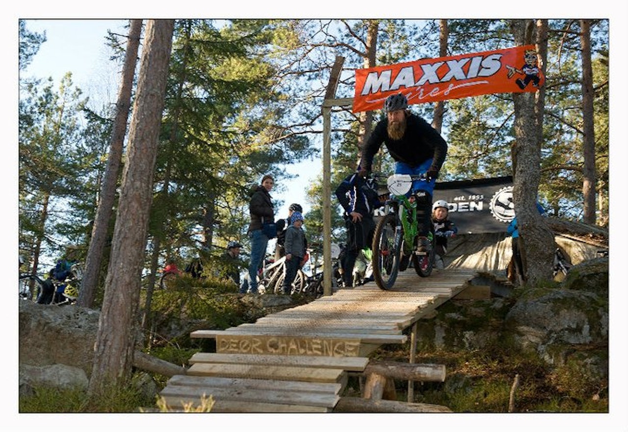 BRATT START: Det blir teknisk moro rett fra start i helgen. Deør Challenge er en såkalt fastride, et uformelt ritt i en kort, teknisk løype. BRATT START: Det blir teknisk moro rett fra start i helgen. Deør Challenge er en såkalt fastride, et uformelt ritt i en kort, teknisk løype.