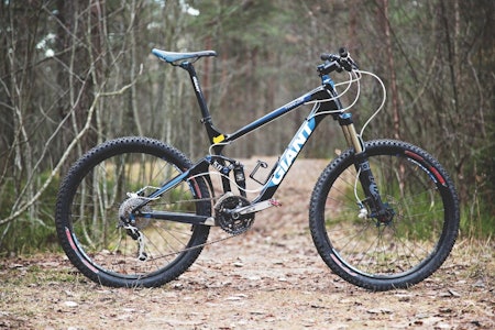STISYKKEL: Giant Trance Advanced er en solid stisykkel med rittsykkelgener. Sittestillingen er ganske oppreist. Sykkelen leveres med andre dekk enn Intense-dekkene på bildet. Sykkelen kommer også levert med XT-krank. STISYKKEL: Giant Trance Advanced er en solid stisykkel med rittsykkelgener. Sittestillingen er ganske oppreist. Sykkelen leveres med andre dekk enn Intense-dekkene på bildet. Sykkelen kommer også levert med XT-krank.