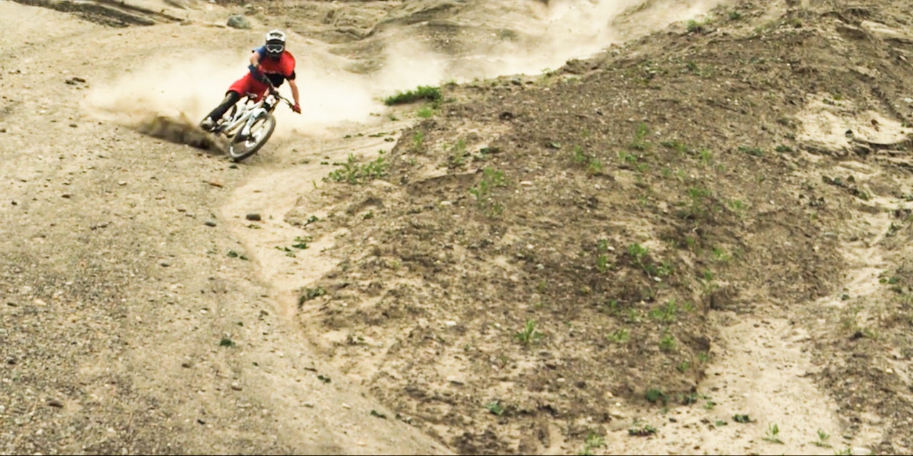 PUDDERSYKLING: Teknikken er visstnok litt som å kjøre pudder på ski.  PUDDERSYKLING: Teknikken er visstnok litt som å kjøre pudder på ski.