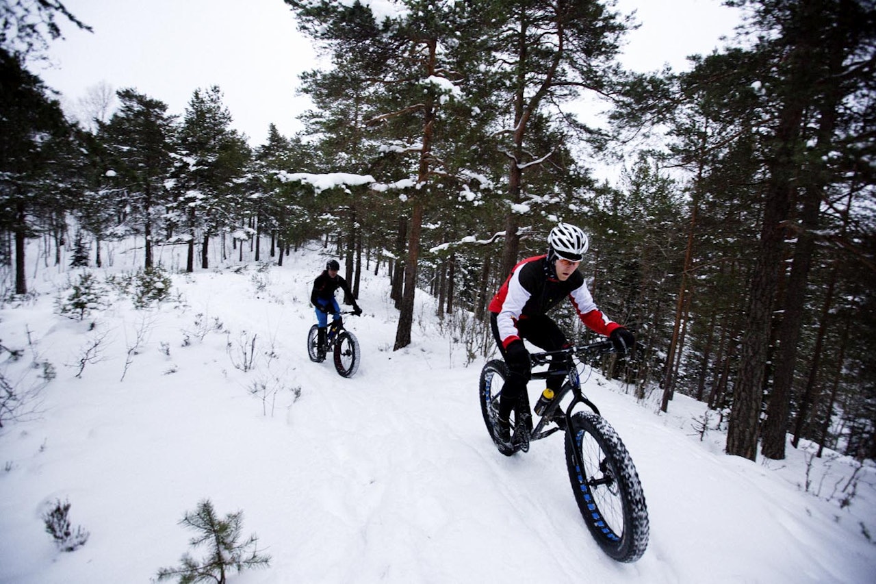 FET TUR: Tor Olav Gregersen og Tore Haslemo på tur i Lillomarka, vinteren 2014. fatbike nots regler stivett