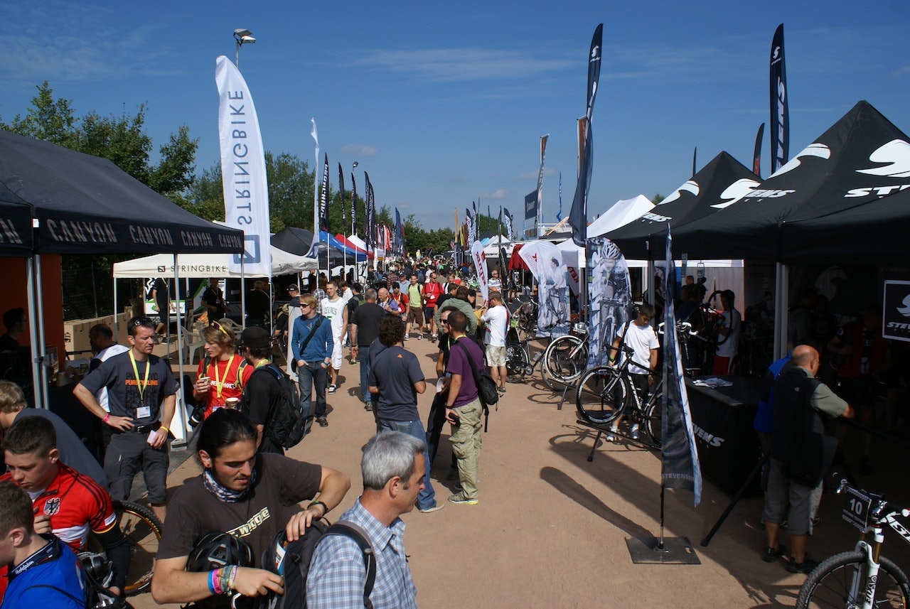 DEMODAG: Det var stort oppbud og varmt vær på Eurobikes demodag. Staben fra Terrengsykkel fikk demokjørt en rekke sykler. DEMODAG: Det var stort oppbud og varmt vær på Eurobikes demodag. Staben fra Terrengsykkel fikk demokjørt en rekke sykler.