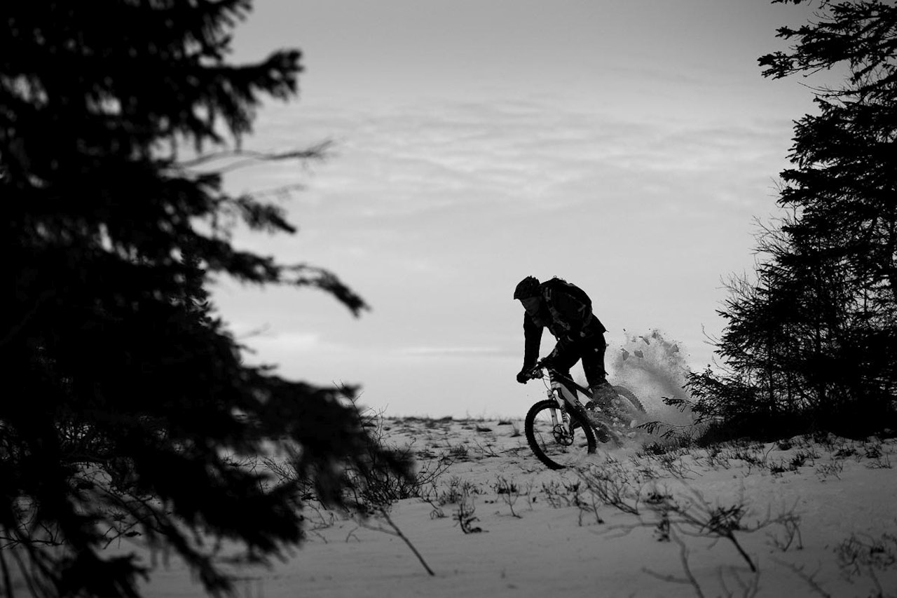 Vinterminner: Bjørn Vindvik brøyter sti en kald vinterdag i bymarka utenfor Trondheim Vinterminner: Bjørn Vindvik brøyter sti en kald vinterdag i bymarka utenfor Trondheim