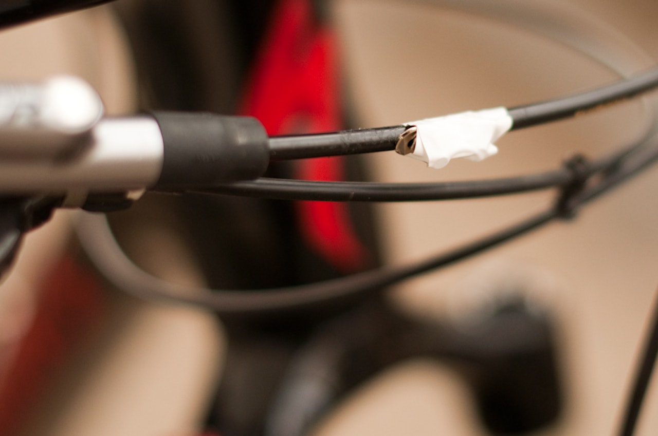 VÆR BEREDT: Med kjedeskjøtelink på bremseslangen slipper du frustrasjon over å lete etter denne lille delen i sekken, i lomma, eller i verktøykassa.  VÆR BEREDT: Med kjedeskjøtelink på bremseslangen slipper du frustrasjon over å lete etter denne lille delen i sekken, i lomma, eller i verktøykassa.