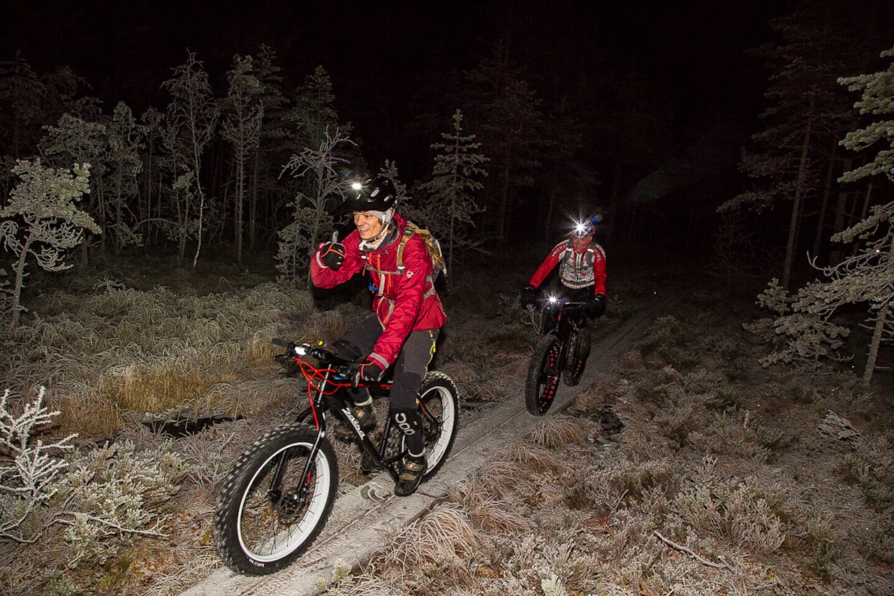 TRE GODER: Lumens, barfrost og feite dekk var gjennomgangstemaet i Østmarka i går. Harald Wisløff fører an.Foto: Are Tallaksrud TRE GODER: Lumens, barfrost og feite dekk var gjennomgangstemaet i Østmarka i går. Harald Wisløff fører an.Foto: Are Tallaksrud