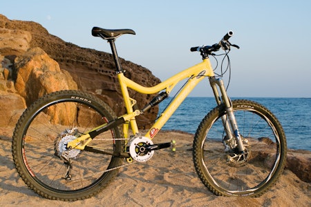 TESTVINNER: Allsidigheten gjør Santa Cruz Blur LT til vinner i 2009-testen. TESTVINNER: Allsidigheten gjør Santa Cruz Blur LT til vinner i 2009-testen.