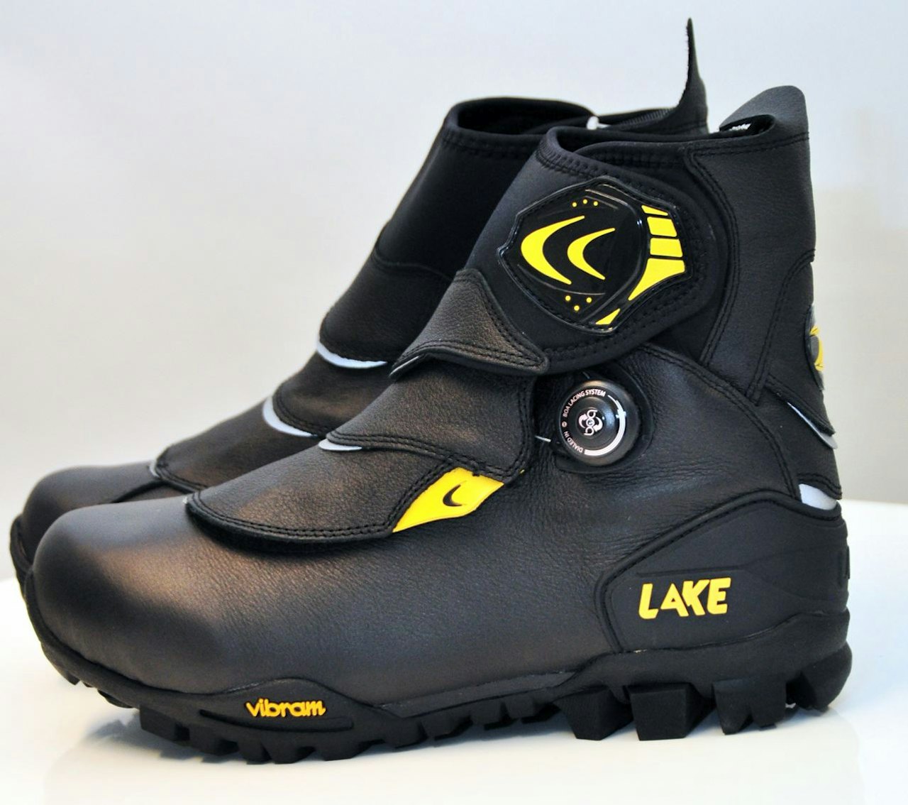 KRAFTIG SKODD: Lakes MXZ 302 er en kraftig vintersko. KRAFTIG SKODD: Lakes MXZ 302 er en kraftig vintersko.