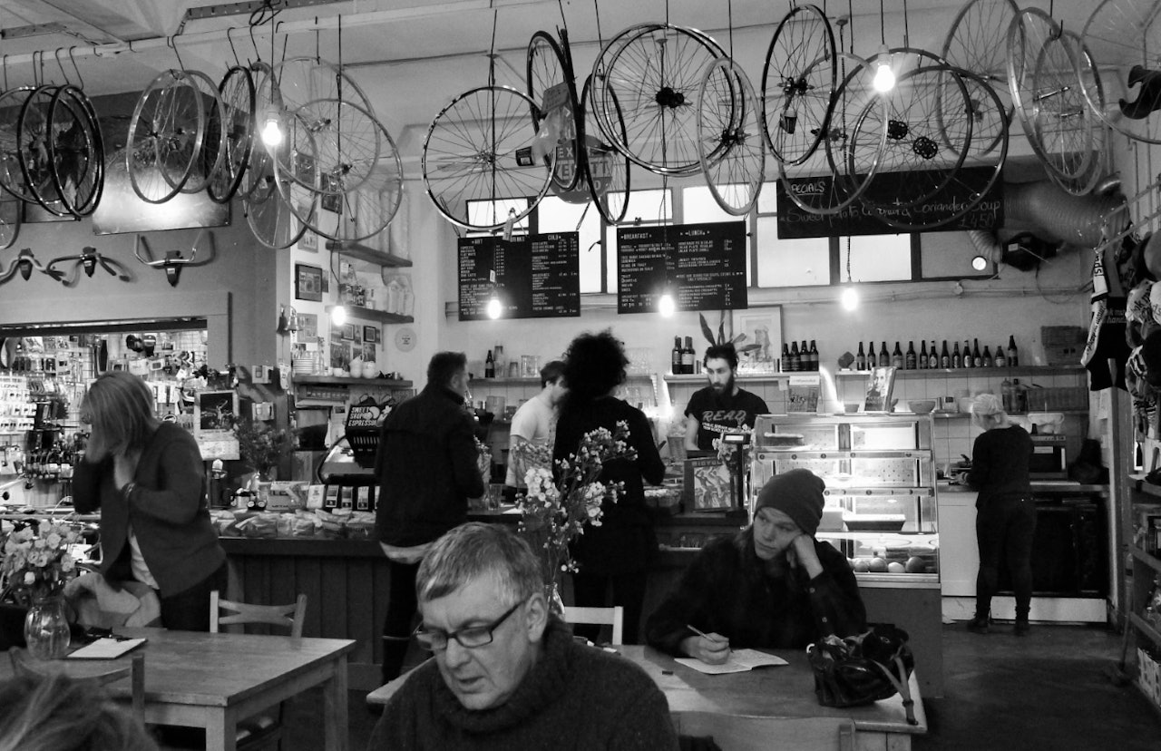 POPULÆRT: Look mom, no hands on er londonernes sykkelmekka. Her handler det kun om én ting: sykkel. Er du i London bør du ta turen! POPULÆRT: Look mom, no hands on er londonernes sykkelmekka. Her handler det kun om én ting: sykkel. Er du i London bør du ta turen!