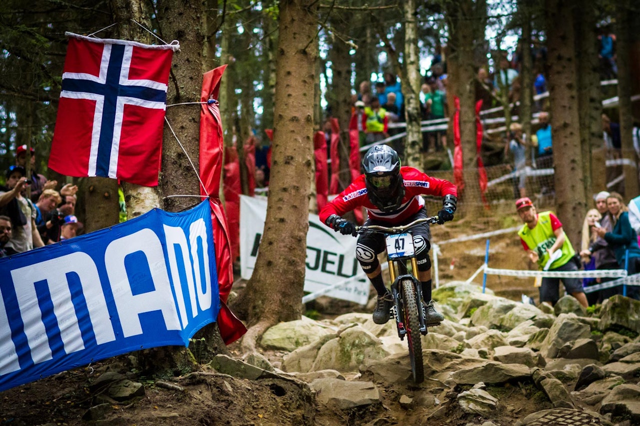 ROCK JUNGLE: Isak Leivsson bikket 80 km/t på fartsmålingen. Her i Rock Jungle var tempoet av naturlige årsaker lavere. Men stemningen desto høyere. (foto: Snorre Veggan) ROCK JUNGLE: Isak Leivsson bikket 80 km/t på fartsmålingen. Her i Rock Jungle var tempoet av naturlige årsaker lavere. Men stemningen desto høyere. (foto: Snorre Veggan)