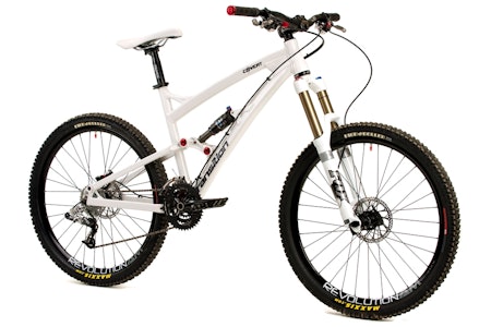 Covert V2 i rein og uskyldshvit utgave. Covert V2 i rein og uskyldshvit utgave.