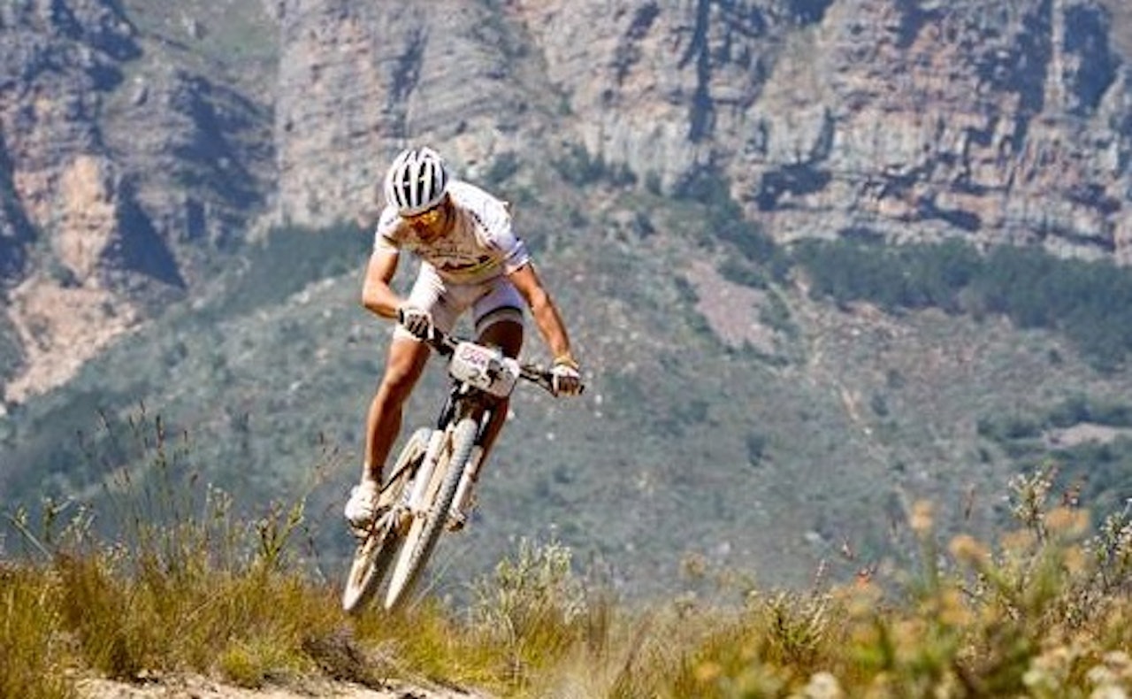 LANDEVEIEN? Det italienske nettstedet Solobike.it hevder at Nino Schurter vurderer å prøve seg som landeveissyklist neste år. LANDEVEIEN? Det italienske nettstedet Solobike.it hevder at Nino Schurter vurderer å prøve seg som landeveissyklist neste år.
