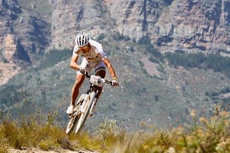 LANDEVEIEN? Det italienske nettstedet Solobike.it hevder at Nino Schurter vurderer å prøve seg som landeveissyklist neste år.
