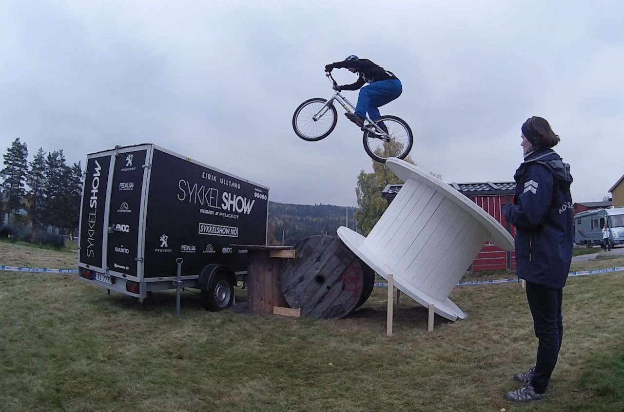 DOBBELTSEIER: Eirik Ulltang (24) vant både 4. og 5. ritt i NC til tross for masete oppkjøring. Foto: Privat DOBBELTSEIER: Eirik Ulltang (24) vant både 4. og 5. ritt i NC til tross for masete oppkjøring. Foto: Privat