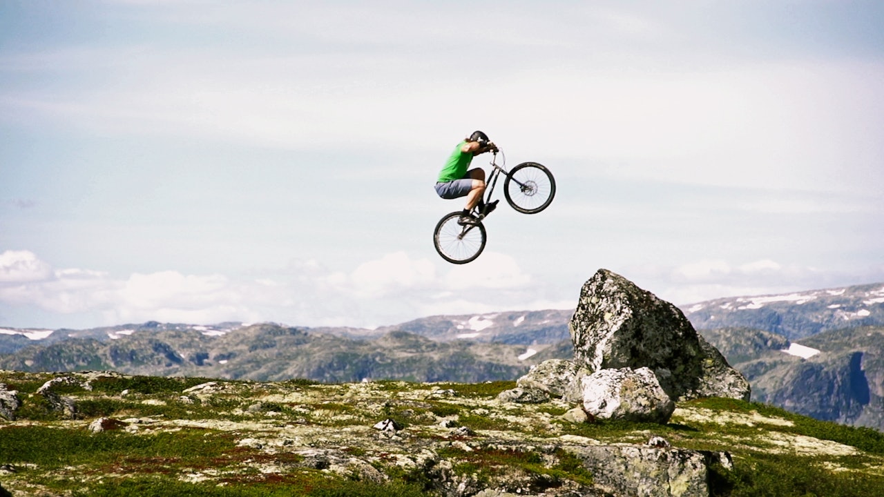 KONTROLL: Thomas Remvik Aasen gjør ting du ikke trodde var mulig på en sykkel. Bilde: Febril Media KONTROLL: Thomas Remvik Aasen gjør ting du ikke trodde var mulig på en sykkel. Bilde: Febril Media