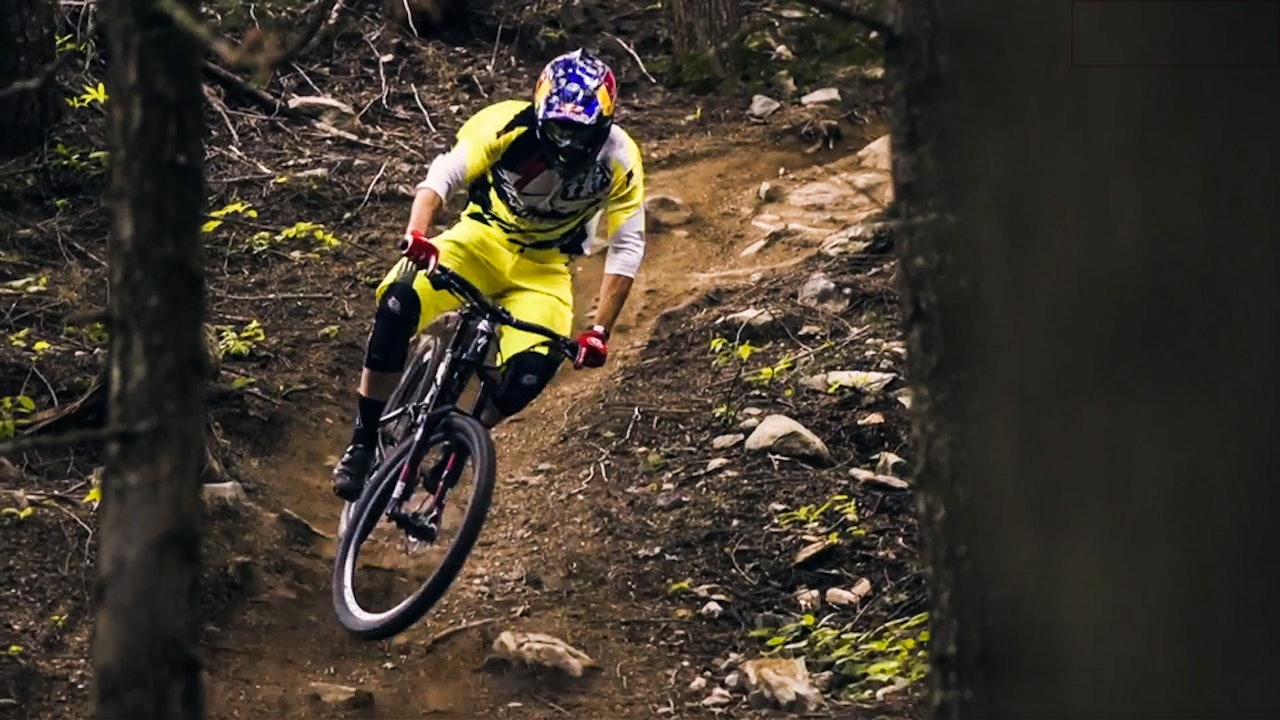 FØRST SKEPTISK: Som alle andre enduro-eksperter, var også Spezialiced-syklist Curtis Keene skeptisk til de store hjulene til å begynne med. FØRST SKEPTISK: Som alle andre enduro-eksperter, var også Spezialiced-syklist Curtis Keene skeptisk til de store hjulene til å begynne med.