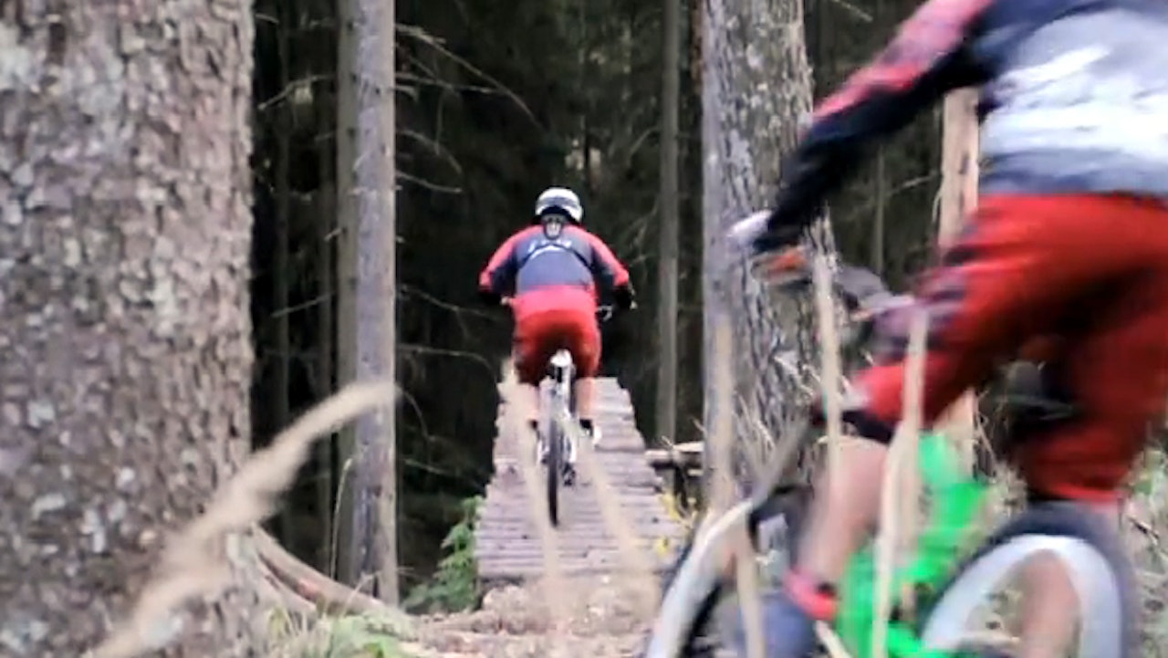 NYE SETERN: Bjørn Ballangrud og Emil Carlson i nye Frognerseteren. NYE SETERN: Bjørn Ballangrud og Emil Carlson i nye Frognerseteren.