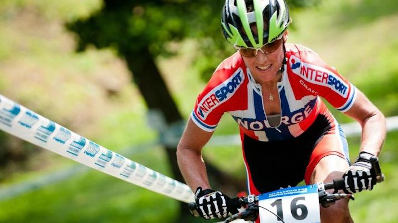 VM-SØLV: Gunn-Rita Dahle Flesjå slo tilbake og sikret seg podieplass i Østerrike. Foto: Sykling.no VM-SØLV: Gunn-Rita Dahle Flesjå slo tilbake og sikret seg podieplass i Østerrike. Foto: Sykling.no