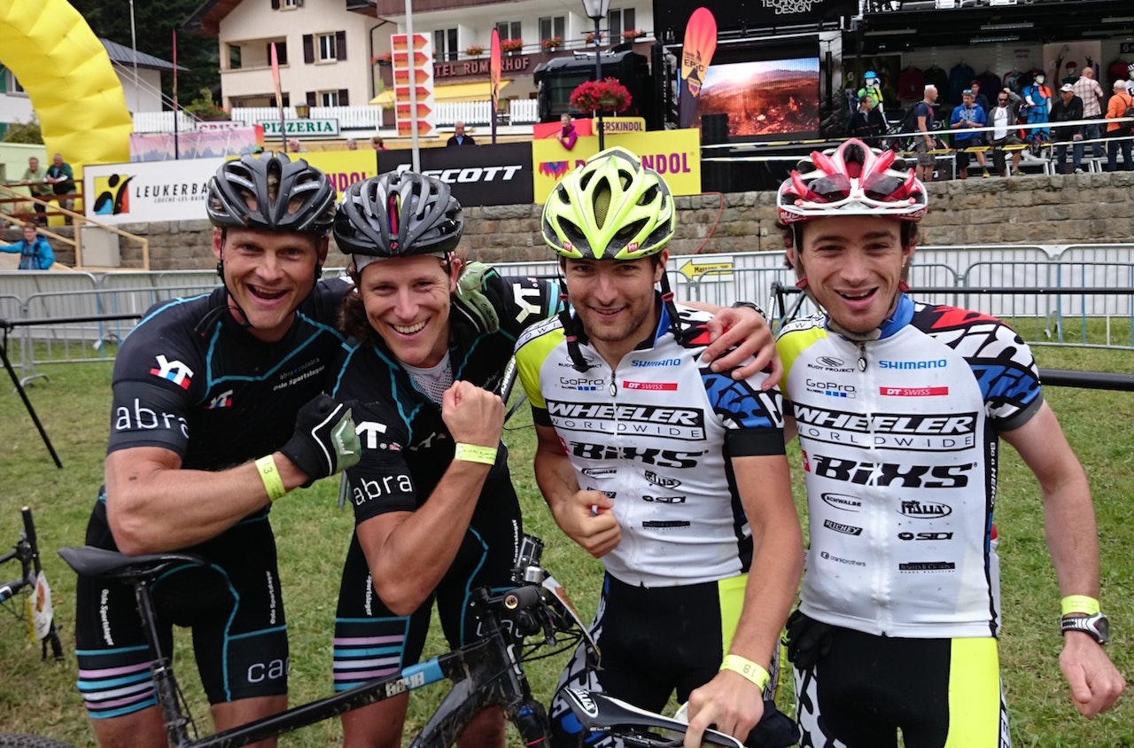 SMILTE FRA ØRE TIL ØRE: Sven Kilander (til venstre) og Jo Nordskar i Team Oslo Sportslager seilte inn til 11 plass på 3. etappe. Her med Oliver Zurbrügg og Mathias Alig i Team Wheeler Bixs. Foto: Fredrik Lingvall SMILTE FRA ØRE TIL ØRE: Sven Kilander (til venstre) og Jo Nordskar i Team Oslo Sportslager seilte inn til 11 plass på 3. etappe. Her med Oliver Zurbrügg og Mathias Alig i Team Wheeler Bixs. Foto: Fredrik Lingvall