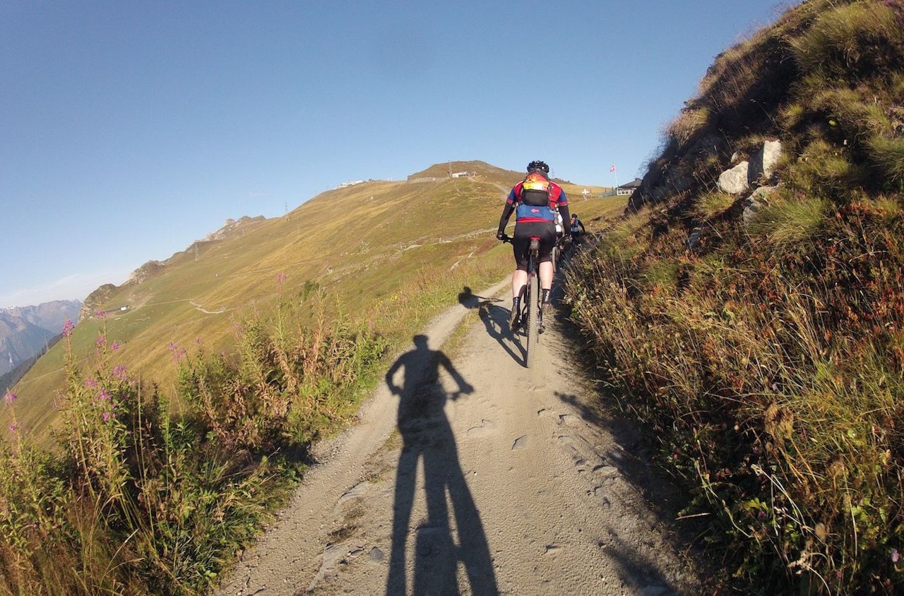 ALLTID GODT MED FØLGE: Og det gjelder både i motbakker og motgang, og ikke minst når gode minner samles. Foto: Fredrik Lingvall ALLTID GODT MED FØLGE: Og det gjelder både i motbakker og motgang, og ikke minst når gode minner samles. Foto: Fredrik Lingvall