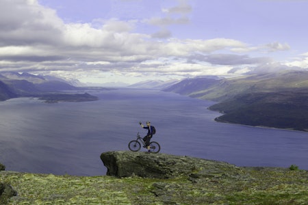 FOR ET SKUE: Landskapet i Skiboten er upåklagelig, noe utsikten fra Bollmasveien illustrerer. Foto: Chris Brynjulfsen FOR ET SKUE: Landskapet i Skiboten er upåklagelig, noe utsikten fra Bollmasveien illustrerer. Foto: Chris Brynjulfsen