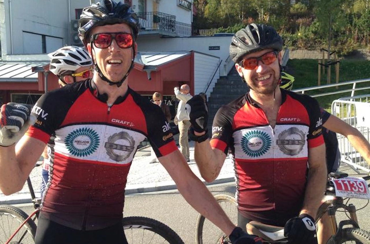 DOBBELT TIL HELIOS-DBS: Knut Erik Nesteby (til venstre) vant Skarverittet foran Tor Halvor Bjørnstad-Tuveng. Foto: Privat DOBBELT TIL HELIOS-DBS: Knut Erik Nesteby (til venstre) vant Skarverittet foran Tor Halvor Bjørnstad-Tuveng. Foto: Privat