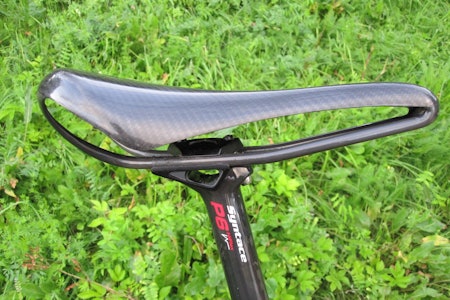 Jaeger-Liteseat og Syntace P6 HiFlex. Karbon. Komfort. Knallkombinasjon. Setet har vært i bruk gjennom hele sesongen, og testen blei avslutta med et visst ritt mellom Rena og Lillehammer. Jaeger-Liteseat og Syntace P6 HiFlex. Karbon. Komfort. Knallkombinasjon. Setet har vært i bruk gjennom hele sesongen, og testen blei avslutta med et visst ritt mellom Rena og Lillehammer.