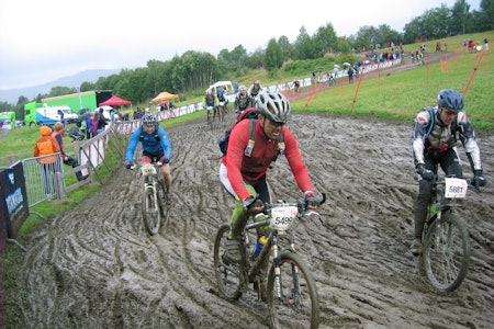 DRITTRITT: Få har latt seg skremme av 09-føret og den angivelige magesyken som fulgte av dyreeksrementer i gjørma. Foto: Gaute Reitan birken birkebeinerrittet
