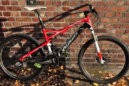 STILIG:  Specializeds nye Epic-serie er ganske mye penere enn den gamle. Lavt overrør og god plass til en flaskeholder er fint. STILIG:  Specializeds nye Epic-serie er ganske mye penere enn den gamle. Lavt overrør og god plass til en flaskeholder er fint.