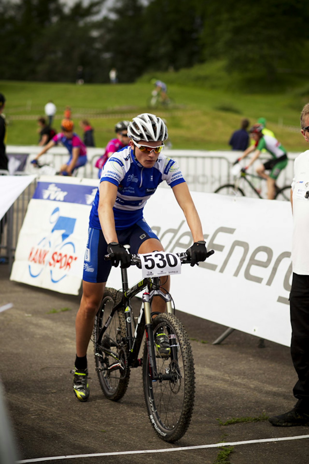 Eirik Augdal i dyp konsentrasjon før start. Konsentrasjonen kom godt med, han vant klassen for menn 15-16. Eirik Augdal i dyp konsentrasjon før start. Konsentrasjonen kom godt med, han vant klassen for menn 15-16.