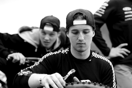 Klipper knaster: Terje Nylende takket mekanikerne for god innsats, men er heller ikke redd for å fikse på utstyret selv. hafjell bike park