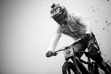 Gjørmekongen: Danny Hart håpet på regn, og det fikk han. Her fra treningen søndag morgen. Gjørmekongen: Danny Hart håpet på regn, og det fikk han. Her fra treningen søndag morgen.