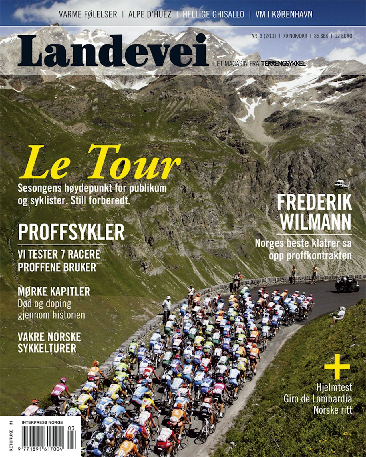 FRANSKE FJELL: Et fargerikt felt med grønnkledde fjell som bakgrunn er et fast innslag i juli måned. FRANSKE FJELL: Et fargerikt felt med grønnkledde fjell som bakgrunn er et fast innslag i juli måned.