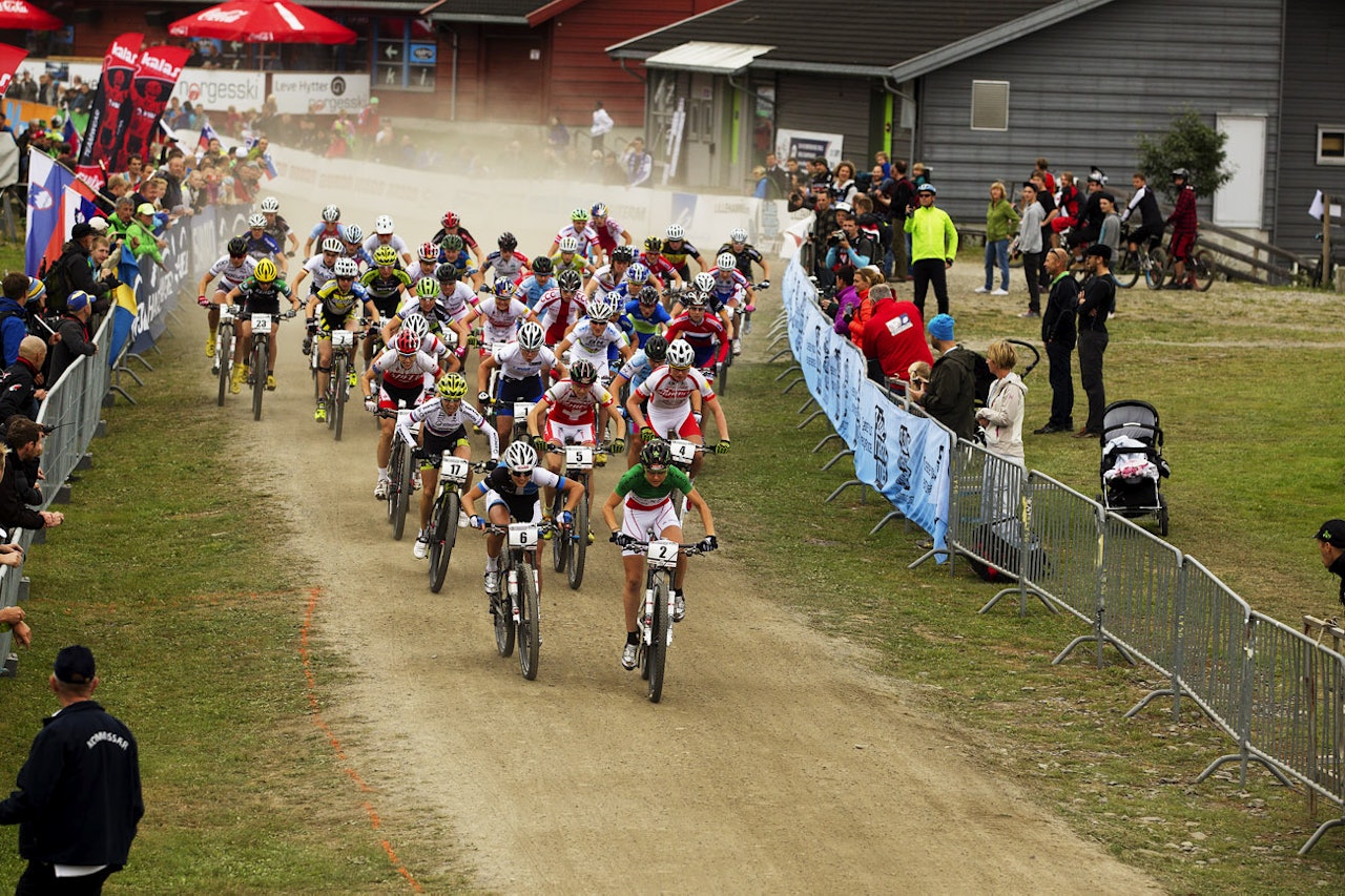 Det er langt færre deltakere i dameklassen enn i herreklassene, noe som vises spesielt godt når starten går. Det er langt færre deltakere i dameklassen enn i herreklassene, noe som vises spesielt godt når starten går.