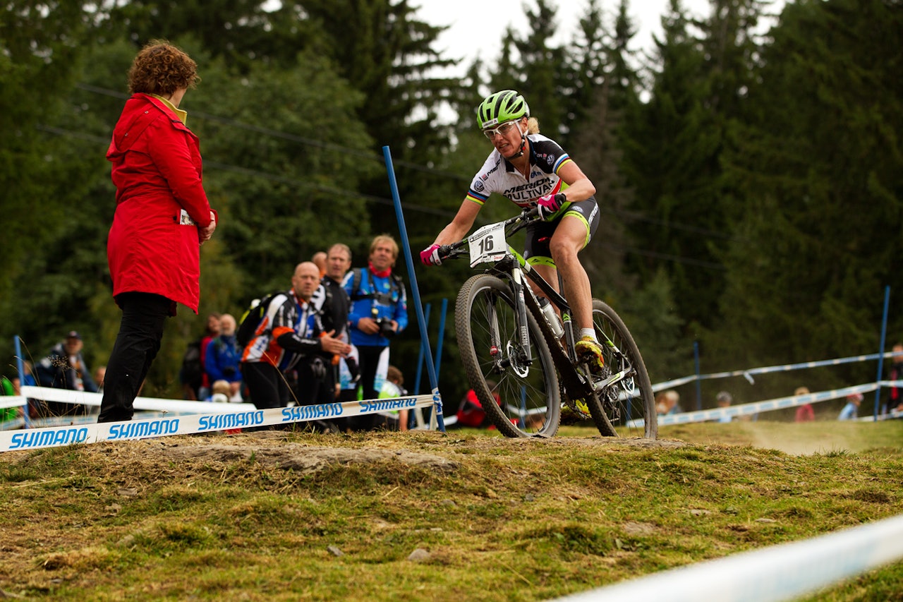PÅ HUGGET:  Gunn-Rita Dahle Flesjå var på hugget gjennom hele rittet, men klarte aldri å tette luka opp til de fire i front. PÅ HUGGET:  Gunn-Rita Dahle Flesjå var på hugget gjennom hele rittet, men klarte aldri å tette luka opp til de fire i front.