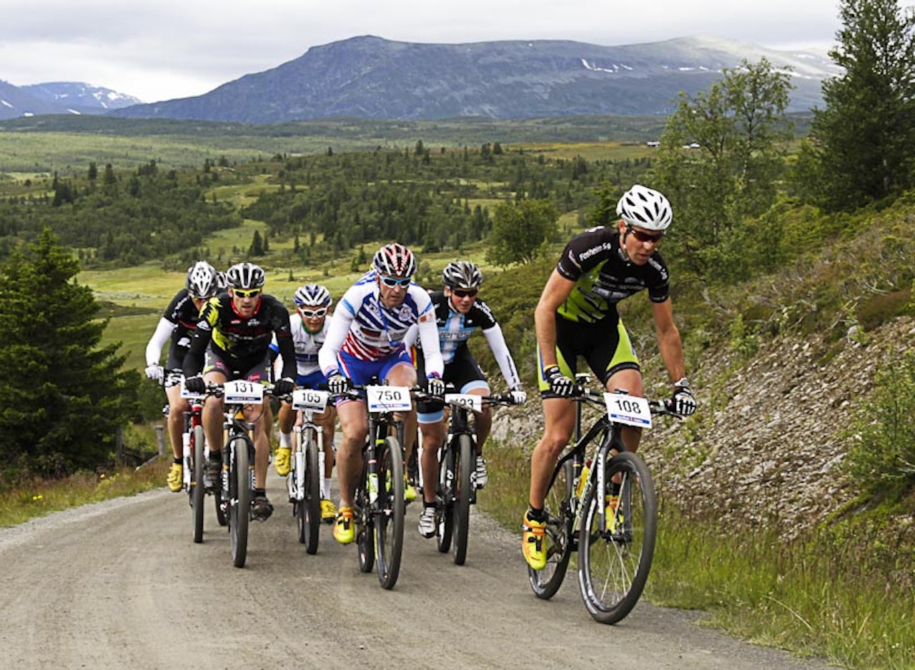 PÅ HJEMMEBANE: Martin Haugo var på hjemmebane, og holdt fart i bakkene fra start.Foto: Thorgeir Røer PÅ HJEMMEBANE: Martin Haugo var på hjemmebane, og holdt fart i bakkene fra start.Foto: Thorgeir Røer