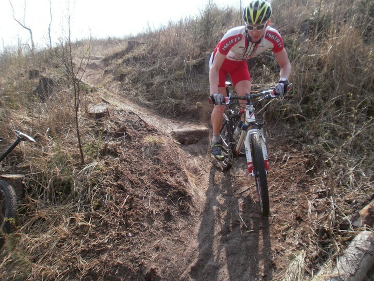 ELDST: Henrik Lunder Aalrust er eldst av de to brødrene, og har så langt i år hatt en god sesong i juniorklassen. Foto: Privat ELDST: Henrik Lunder Aalrust er eldst av de to brødrene, og har så langt i år hatt en god sesong i juniorklassen. Foto: Privat