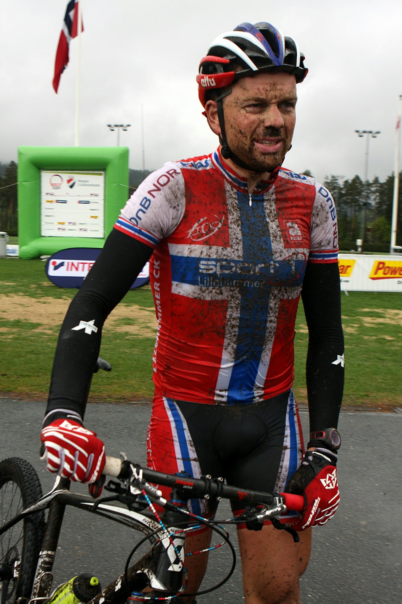 BEST I GRISEVÆRET: Lars Ragnar kom alene til mål i rødt hvitt og blått. BEST I GRISEVÆRET: Lars Ragnar kom alene til mål i rødt hvitt og blått.