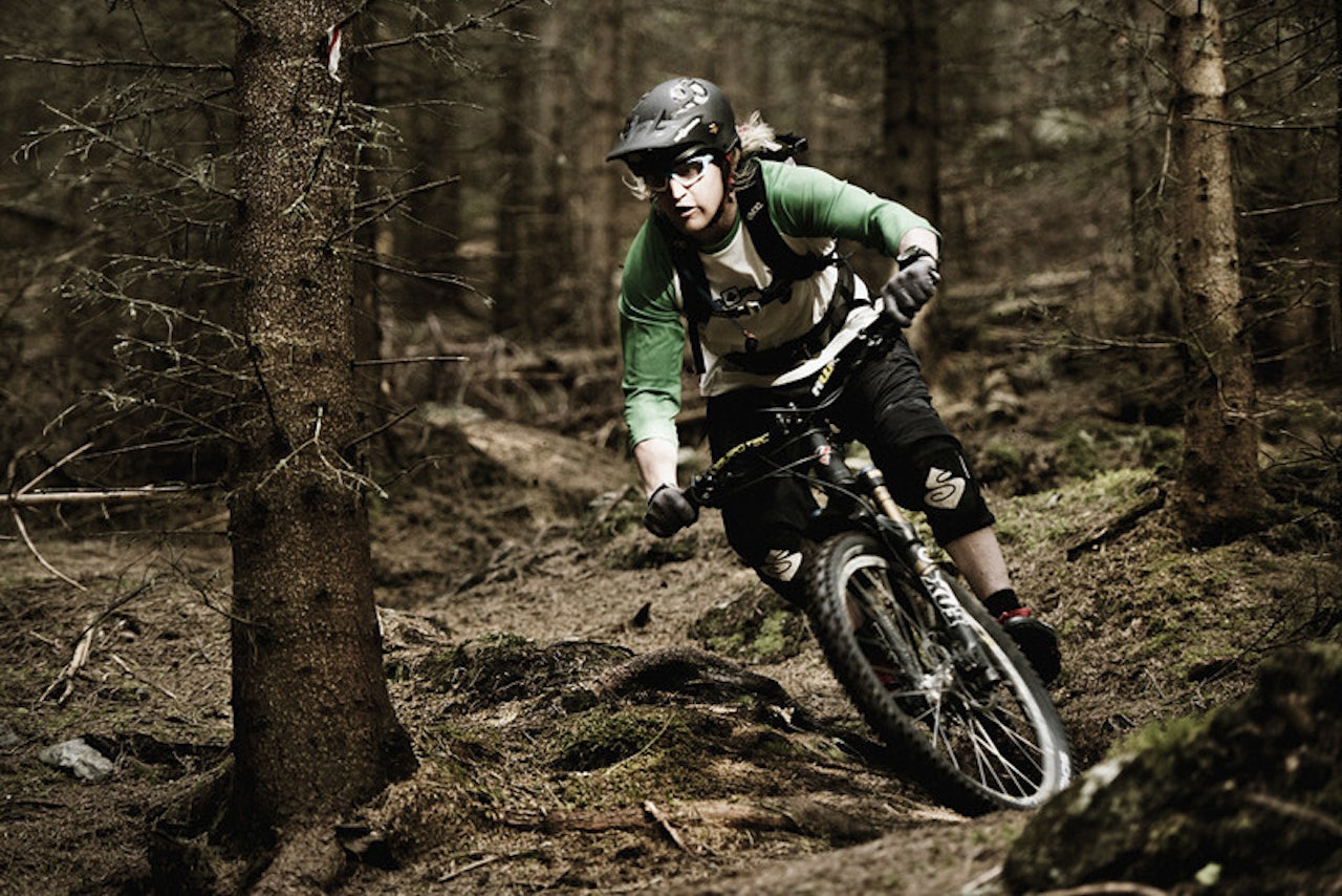 NY STI: Gravemssetrin er en bratt sti ved Gjøra, og denne er ny på programmet i år. Her er det Øyvind Mæhle som trakterer stien. Foto: Martin Innerdal Dalen NY STI: Gravemssetrin er en bratt sti ved Gjøra, og denne er ny på programmet i år. Her er det Øyvind Mæhle som trakterer stien. Foto: Martin Innerdal Dalen