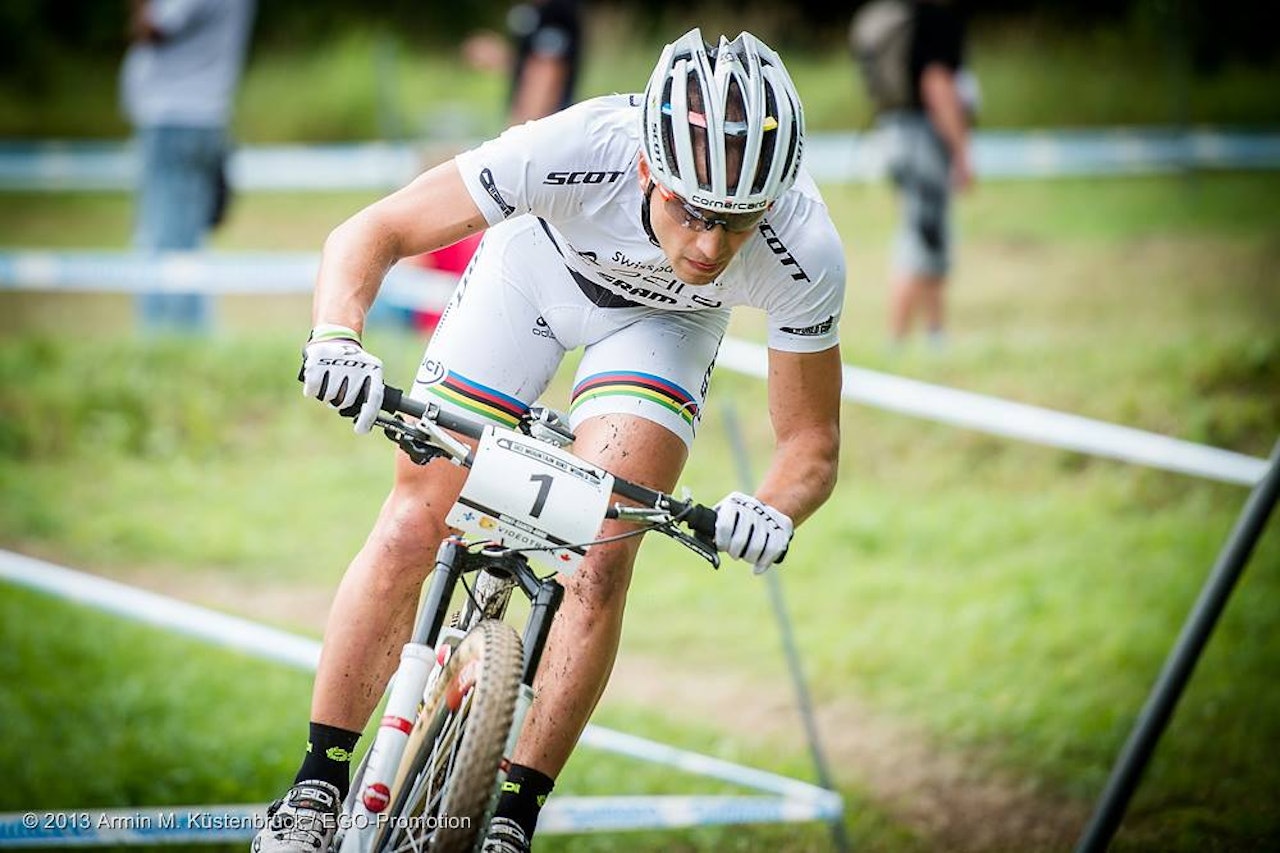 REGNBUE: Nino dominerte fra start til mål og forvarte verdensmestertittelen. Merk: Bildet er fra verdenscupen i Canada tidligere i år. Foto: nsracing.ch REGNBUE: Nino dominerte fra start til mål og forvarte verdensmestertittelen. Merk: Bildet er fra verdenscupen i Canada tidligere i år. Foto: nsracing.ch