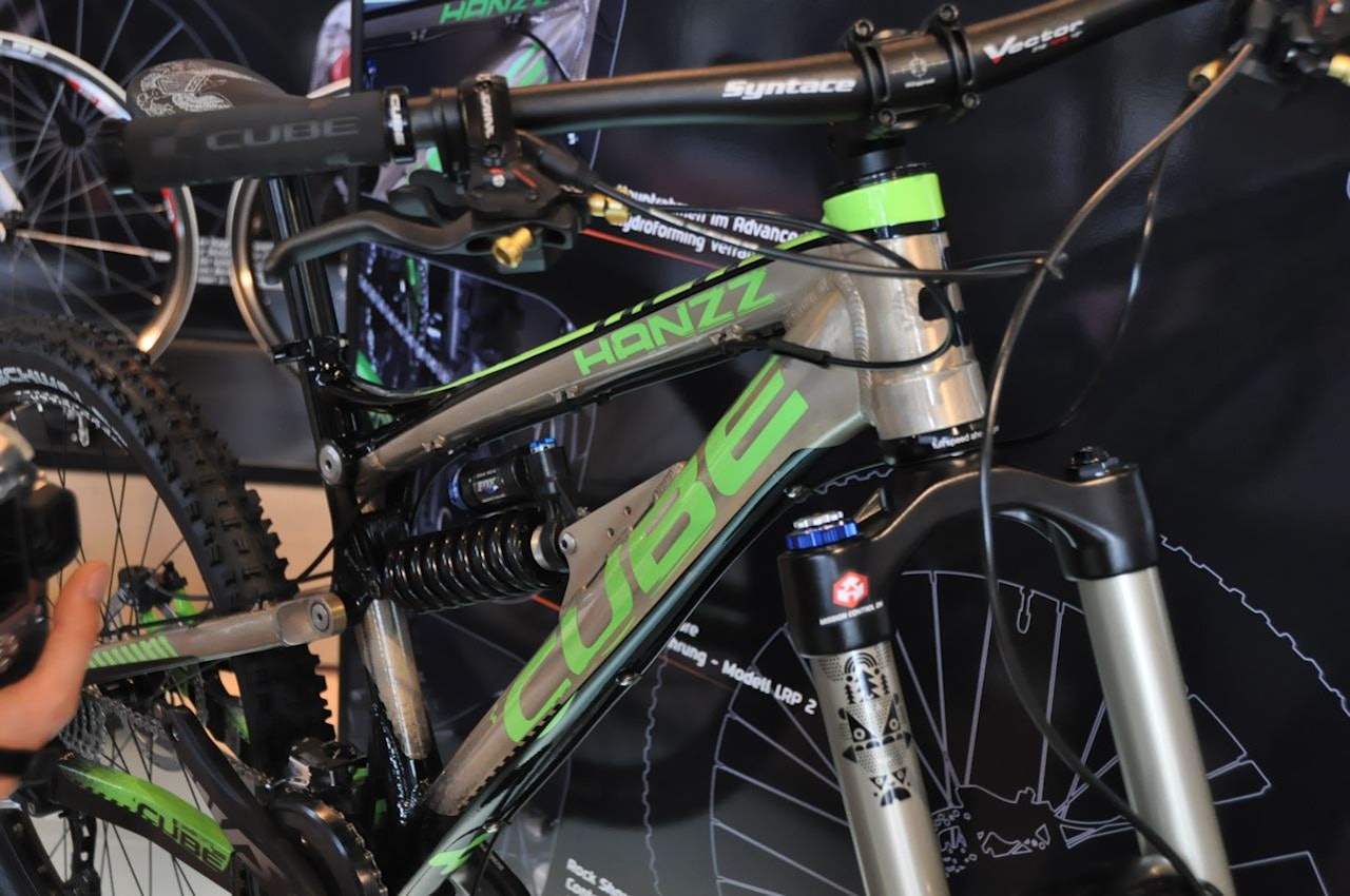 HANZZ: Freeridesykkel fra Cube? Ja, Hanzz flytter inn i katalogen over topptursykkelen Fritzz. HANZZ: Freeridesykkel fra Cube? Ja, Hanzz flytter inn i katalogen over topptursykkelen Fritzz.