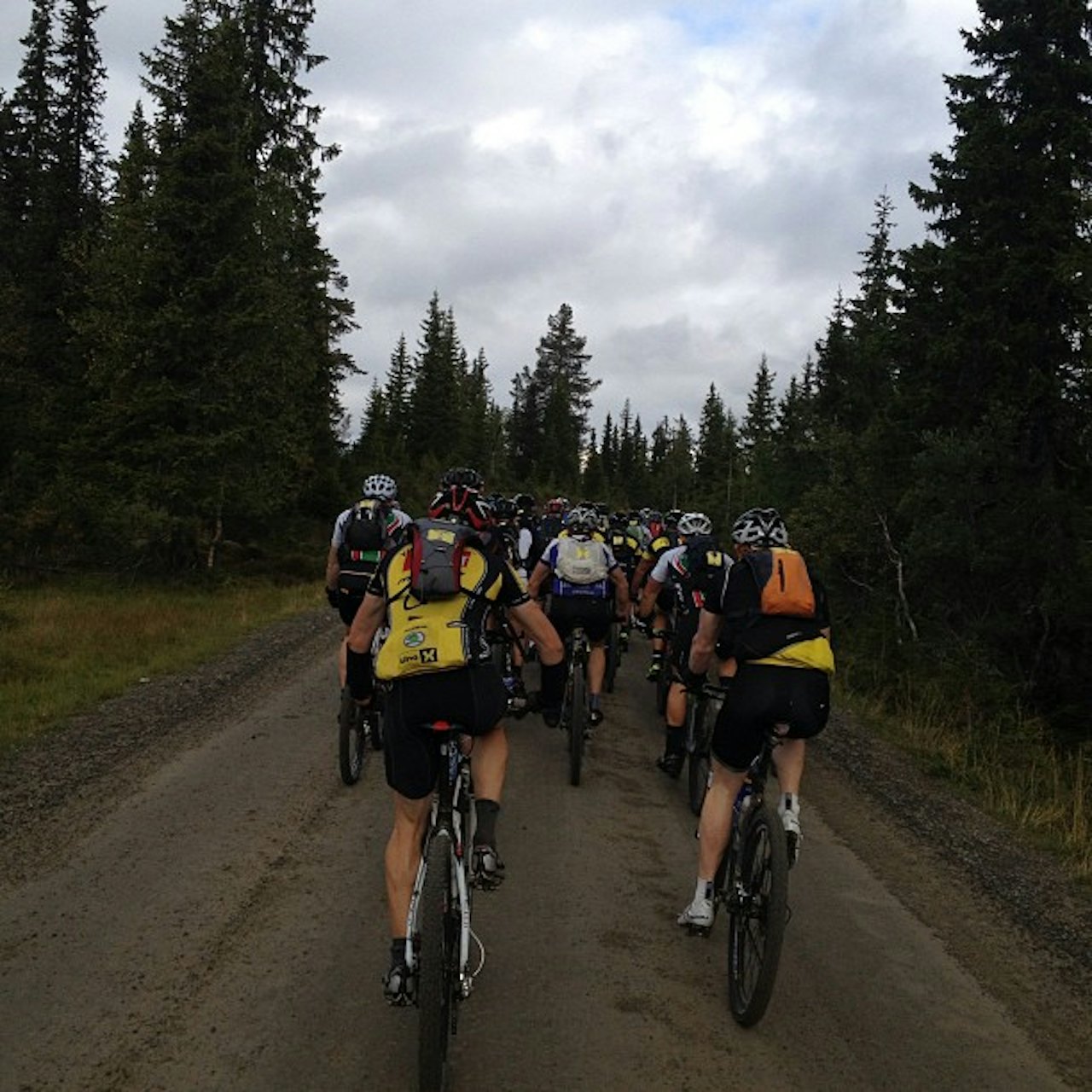 MIDT I: Erik Gjerdbakken hang lenge med i teten i UltraBirken. Lenge nok til å ta og publisere dette bildet på Facebook i kampens hete. Foto: Erik Gjerdbakken. ultrabirken birken birkebeinerrittet