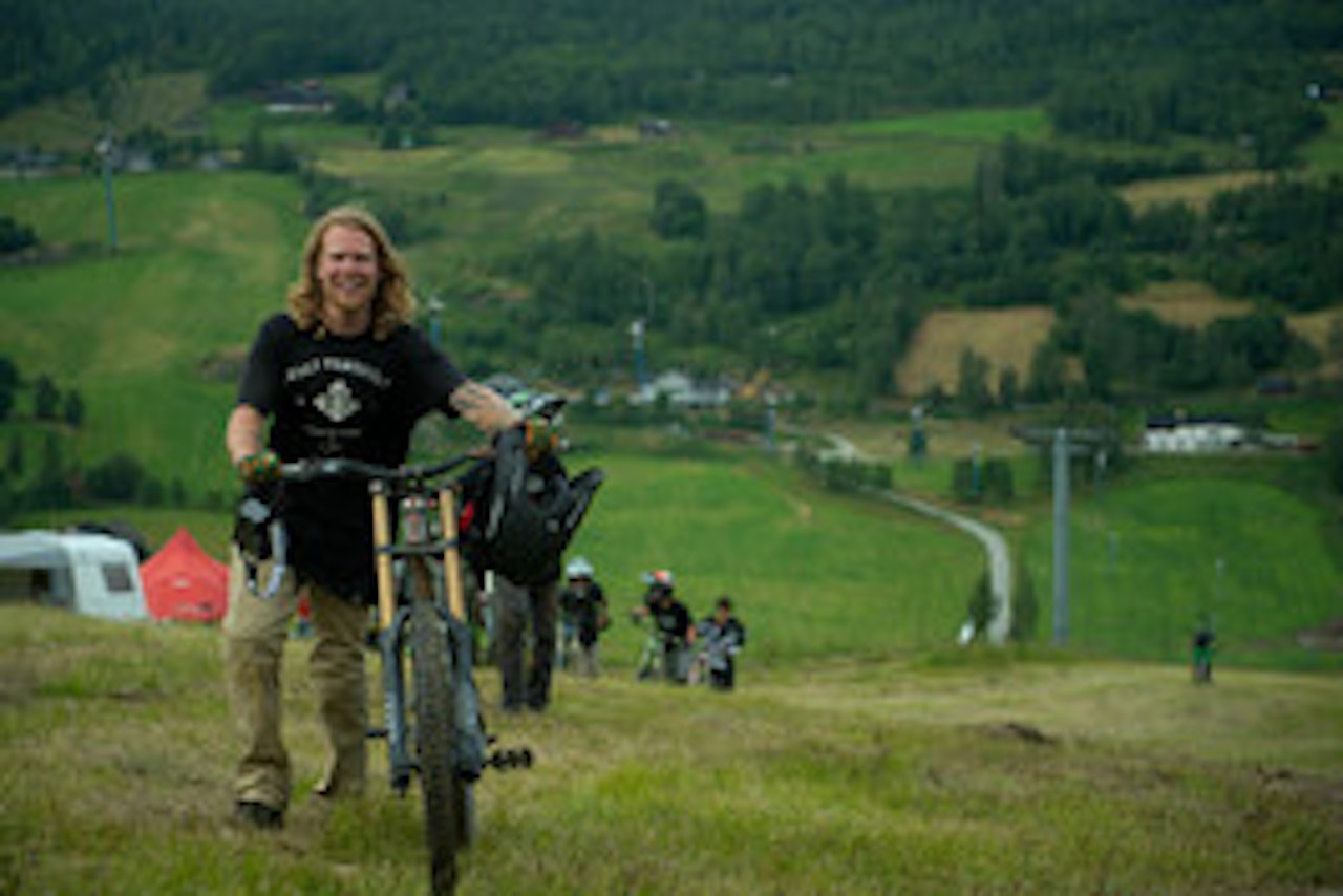 KLAR FOR AMERIKA: Makken Haugen er invitert til RedBull rampage, som er sykkelsportens råeste freeridekonkurranse. Foto: Vegard Breie