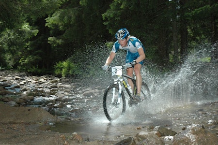PÅ VEI MOT TOPPEN: Ola Kjøren er på god vei til å etablere seg som en av våre aller beste terrengsyklister. birken birkebeinerrittet