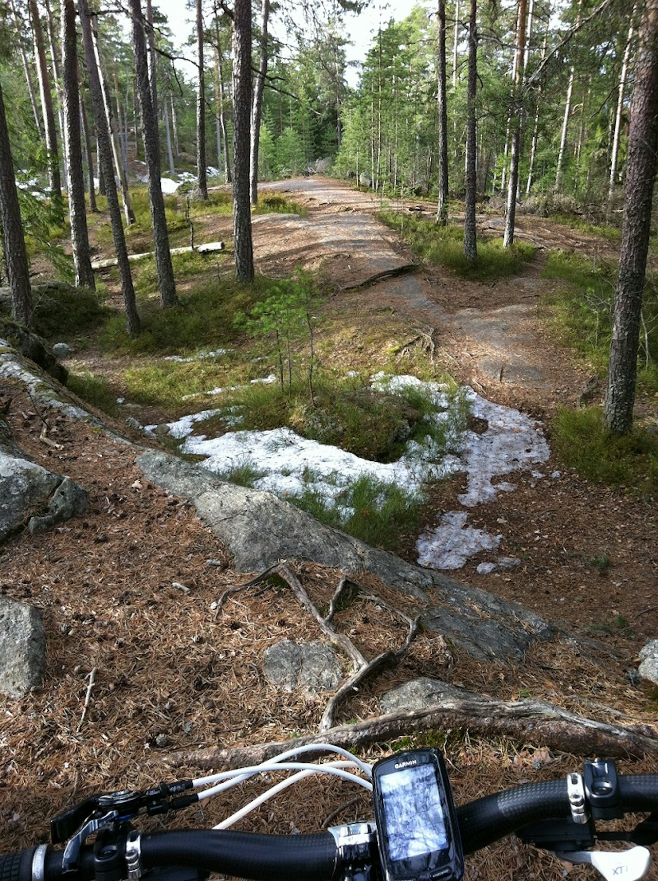 BARMARK: Snøen er på vikende front. Frem kommer lokkende, nakne stier. Foto: Forumbruker, Sparksykkel BARMARK: Snøen er på vikende front. Frem kommer lokkende, nakne stier. Foto: Forumbruker, Sparksykkel