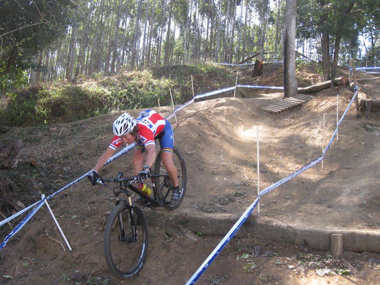 SPESIALIST: Nedoverbakker er Gjertruds spesialfelt. Det kom godt med i løypen i Sør-Afrika som var i tøffeste laget for mange. Alle foto: privat SPESIALIST: Nedoverbakker er Gjertruds spesialfelt. Det kom godt med i løypen i Sør-Afrika som var i tøffeste laget for mange. Alle foto: privat