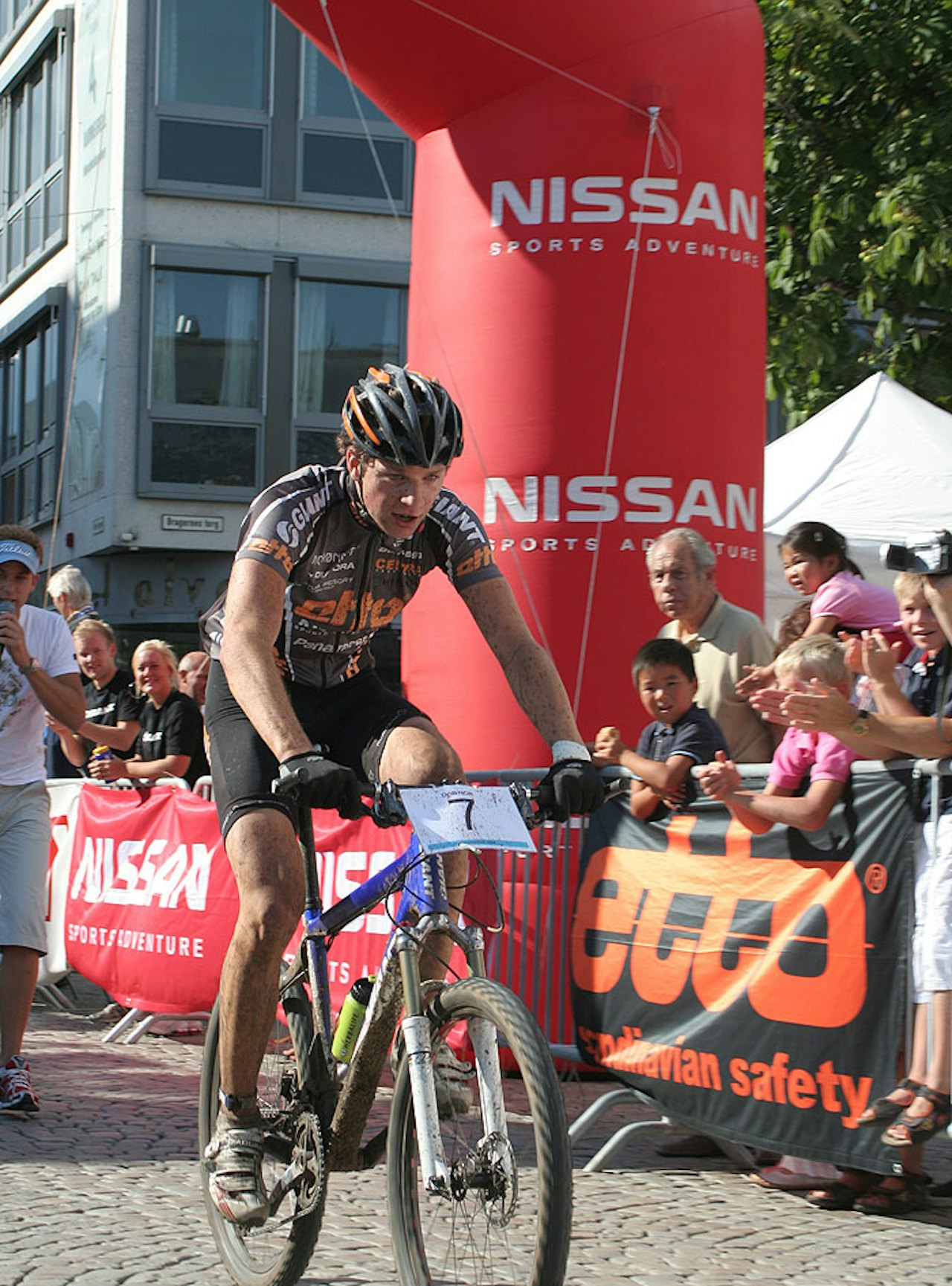 FOREDRAGSHOLDER. Anders Hovdens holder foredrag på Sport 1 Superstore på Hasle i kveld. birken birkebeinerrittet