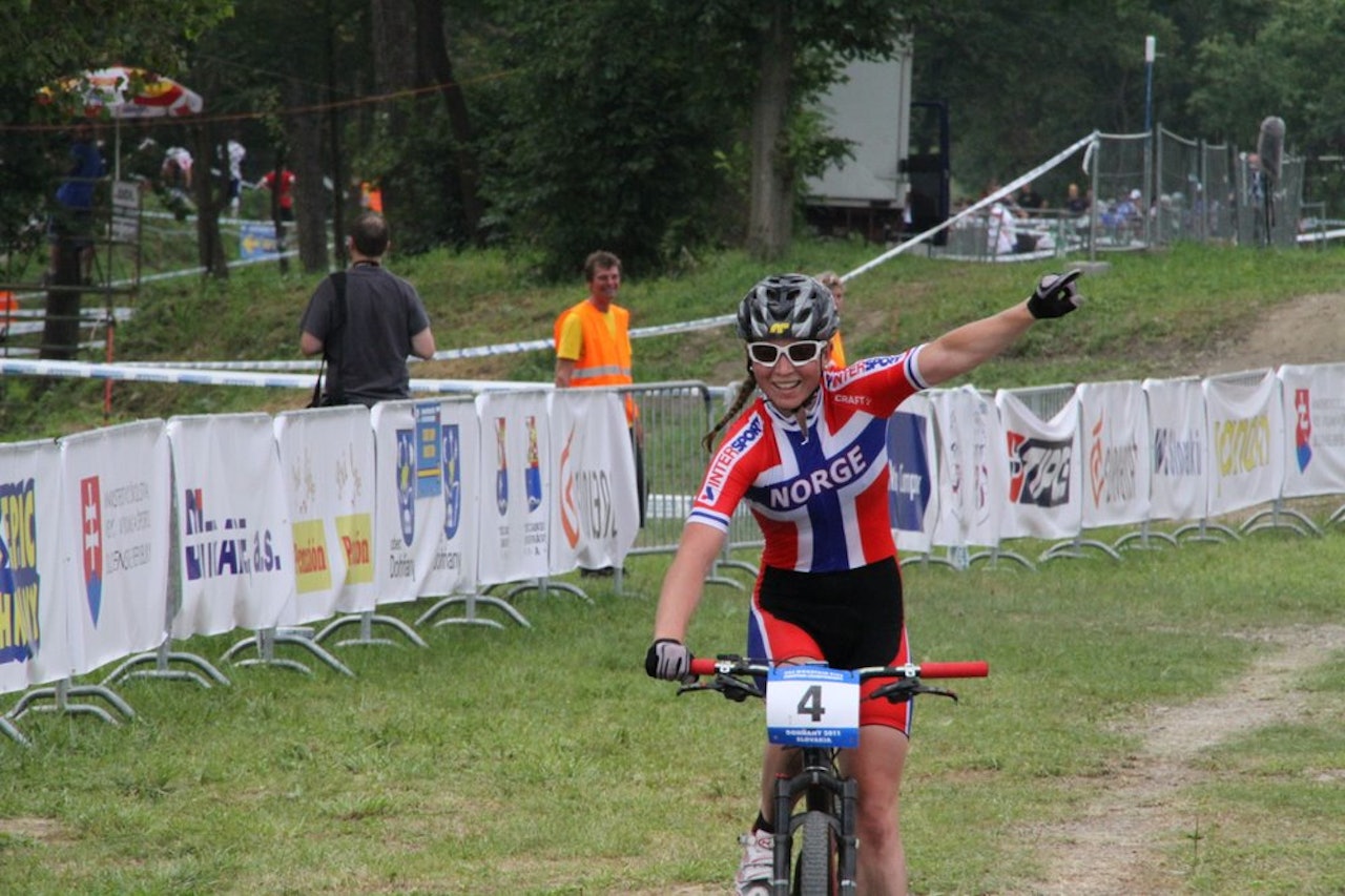 UNGT HÅP: Elisabeth Sveum var i fjor en av verdens beste terrengsyklister under 23 år. I år er hun 24 og for gammel til at Forbundet vil sende henne til OL. UNGT HÅP: Elisabeth Sveum var i fjor en av verdens beste terrengsyklister under 23 år. I år er hun 24 og for gammel til at Forbundet vil sende henne til OL.