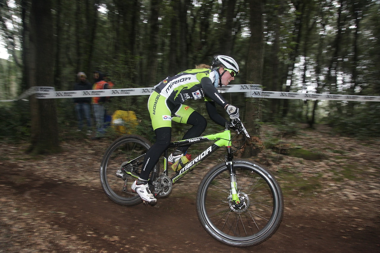 PÅ HUGGET: Elisabeth Sveum syklet sterkt hele veien i sesongens første ritt i Massa Marittima i Italia. PÅ HUGGET: Elisabeth Sveum syklet sterkt hele veien i sesongens første ritt i Massa Marittima i Italia.