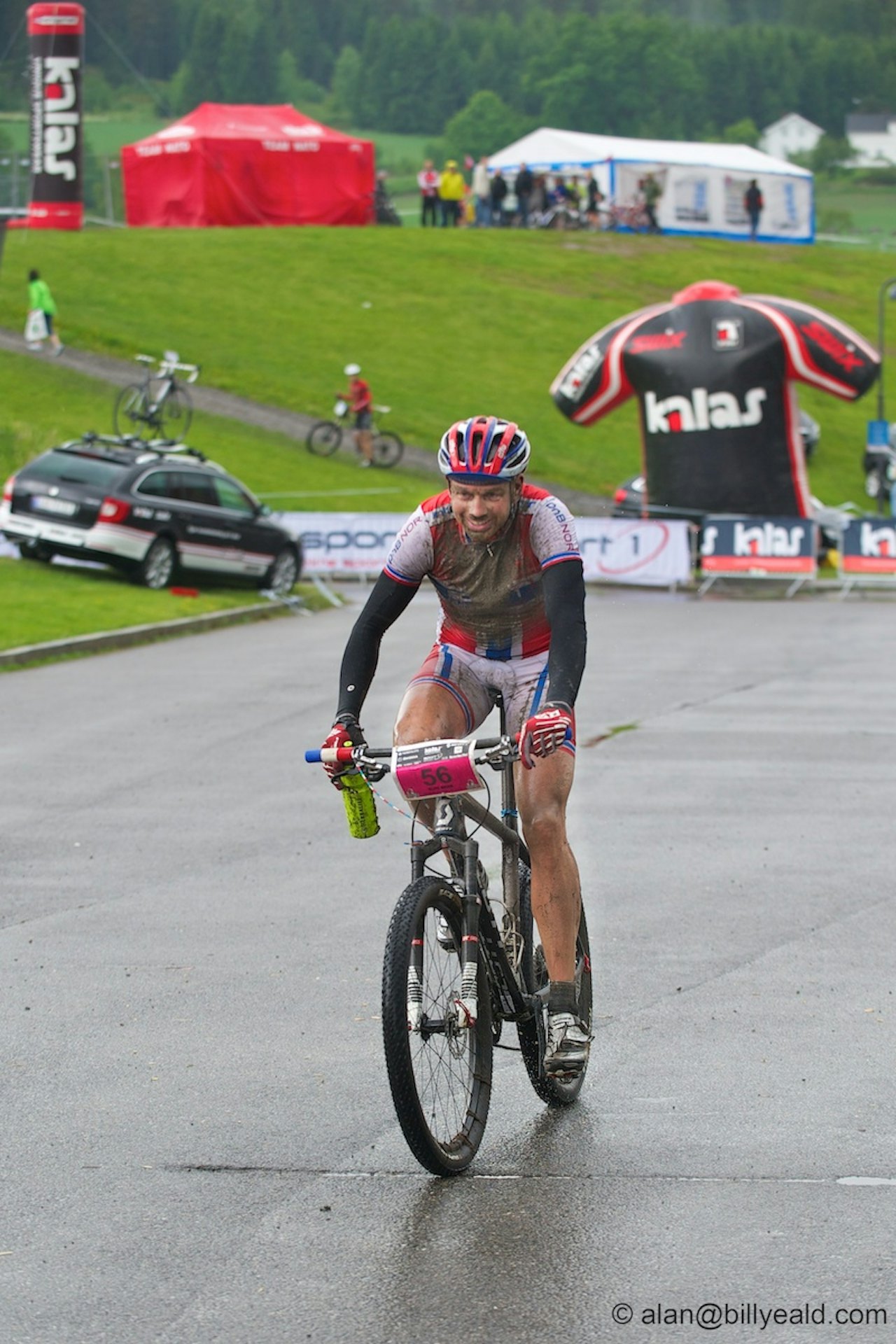 KALD SEIER: Lars Ragnar Manengen tok en suveren seier i Raumerrittet. Foto: Alan Billyeald KALD SEIER: Lars Ragnar Manengen tok en suveren seier i Raumerrittet. Foto: Alan Billyeald